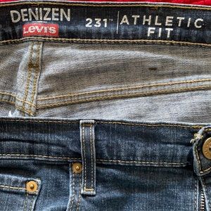 Levi’s Denizen 231 Athletic Fit Jeans. 38-32
